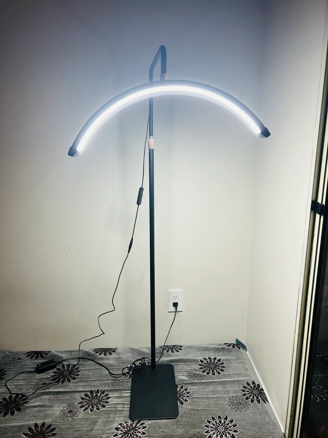 Arc LED Floor Lamp - photo 3