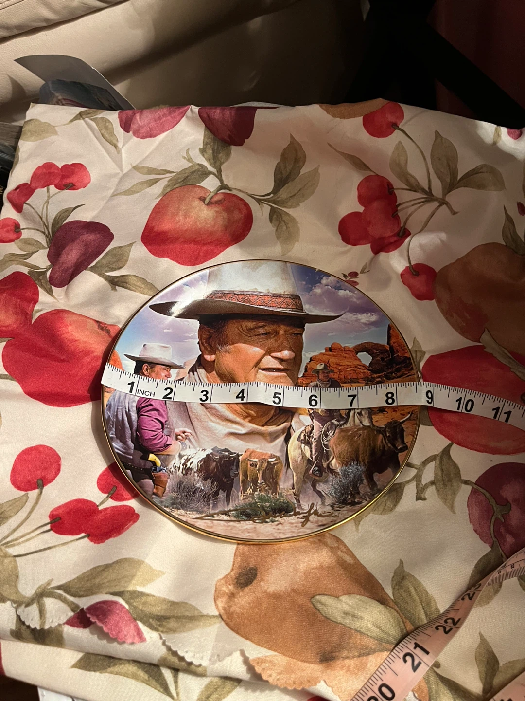 John Wayne Collector Plate - photo 3