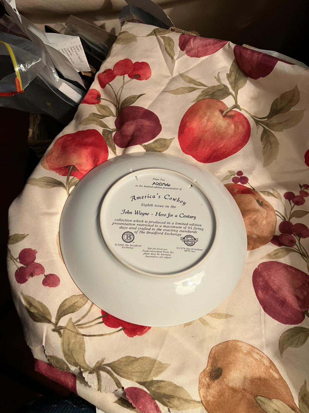 John Wayne Collector Plate - photo 4