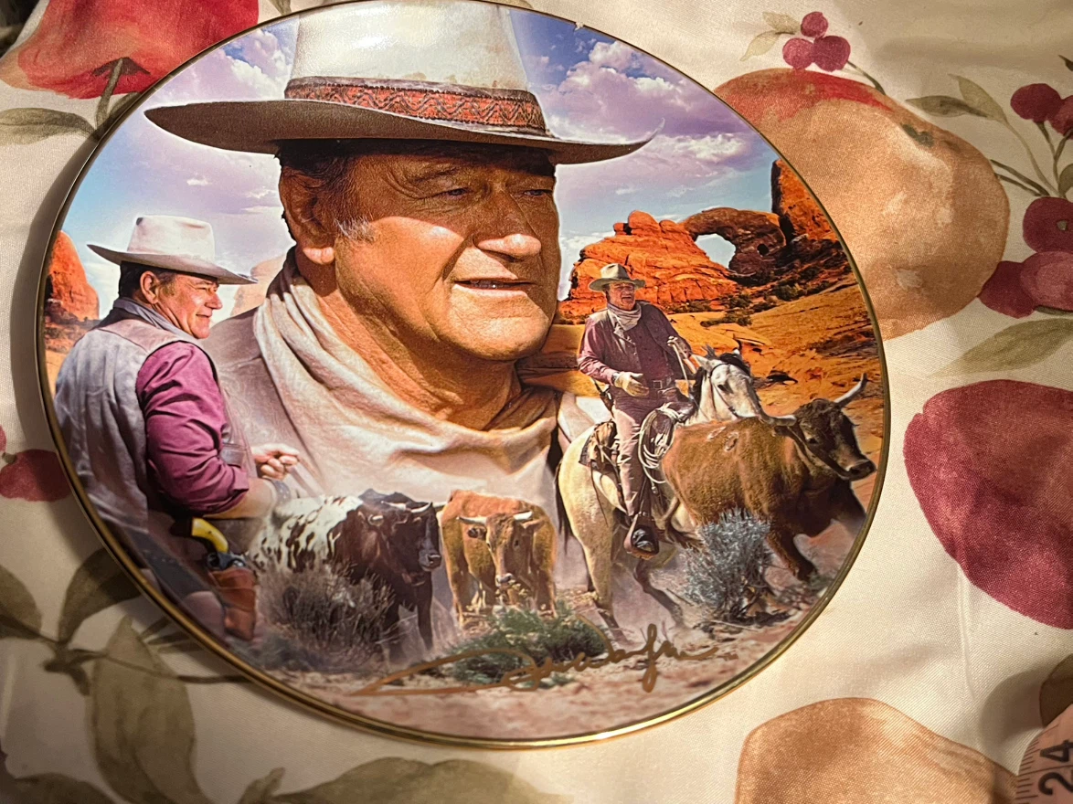 John Wayne Collector Plate - photo 5