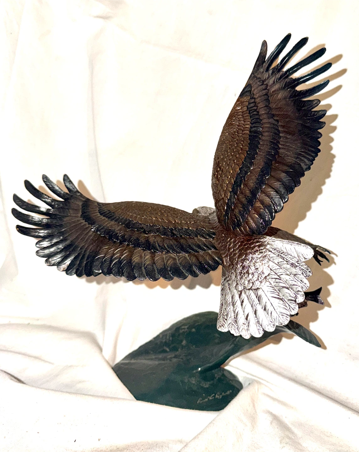 Masters of the wild  Bronze-Style Sculpture Franklin mint - photo 5