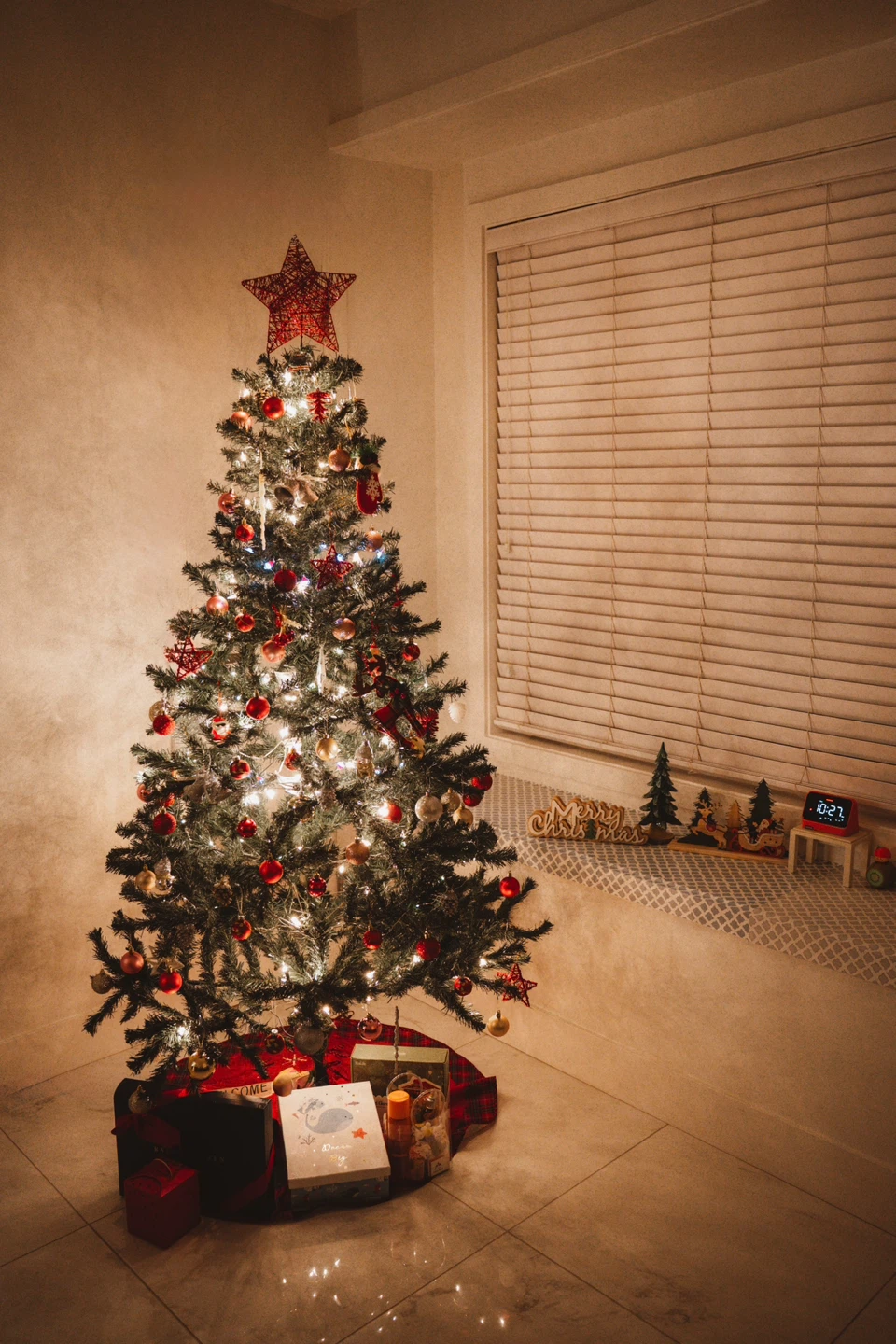 Christmas Tree – 6.5 ft with Decorations