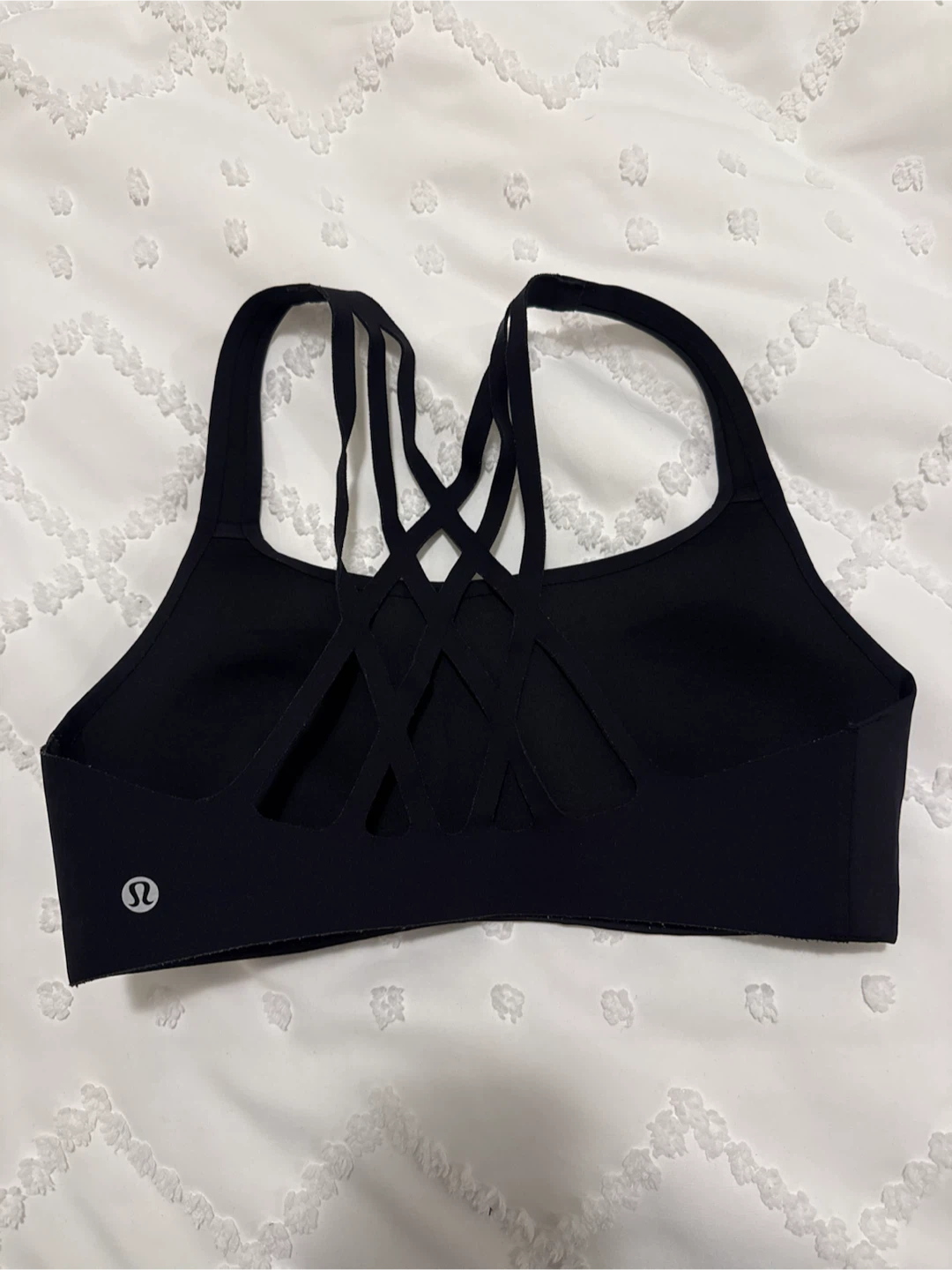 Lululemon Black Cross-Back Sports Bra - size 8 B/C cup - photo 2