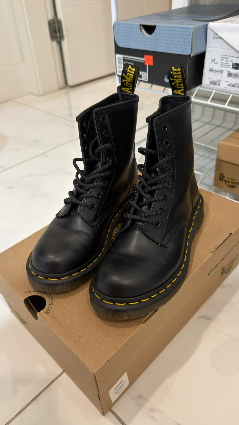 Dr. Martens 1460 W Black Smooth Boots