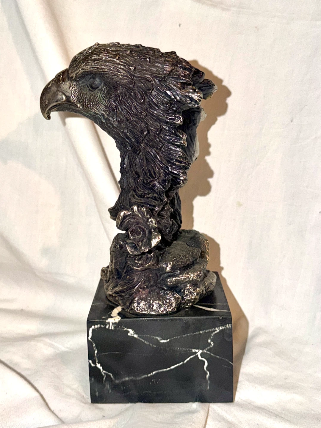 American bald Eagle sculpture on marble base - photo 2