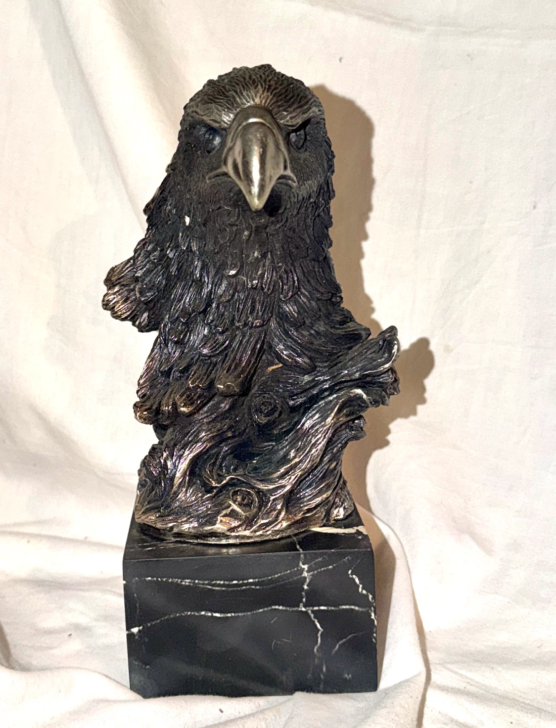 American bald Eagle sculpture on marble base - photo 3