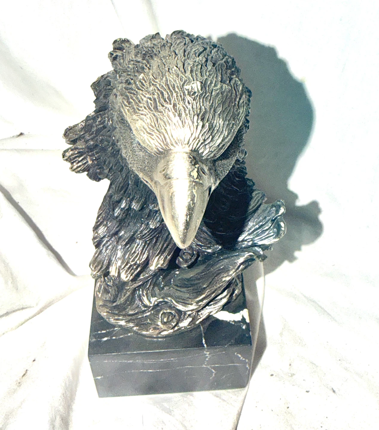 American bald Eagle sculpture on marble base - photo 5