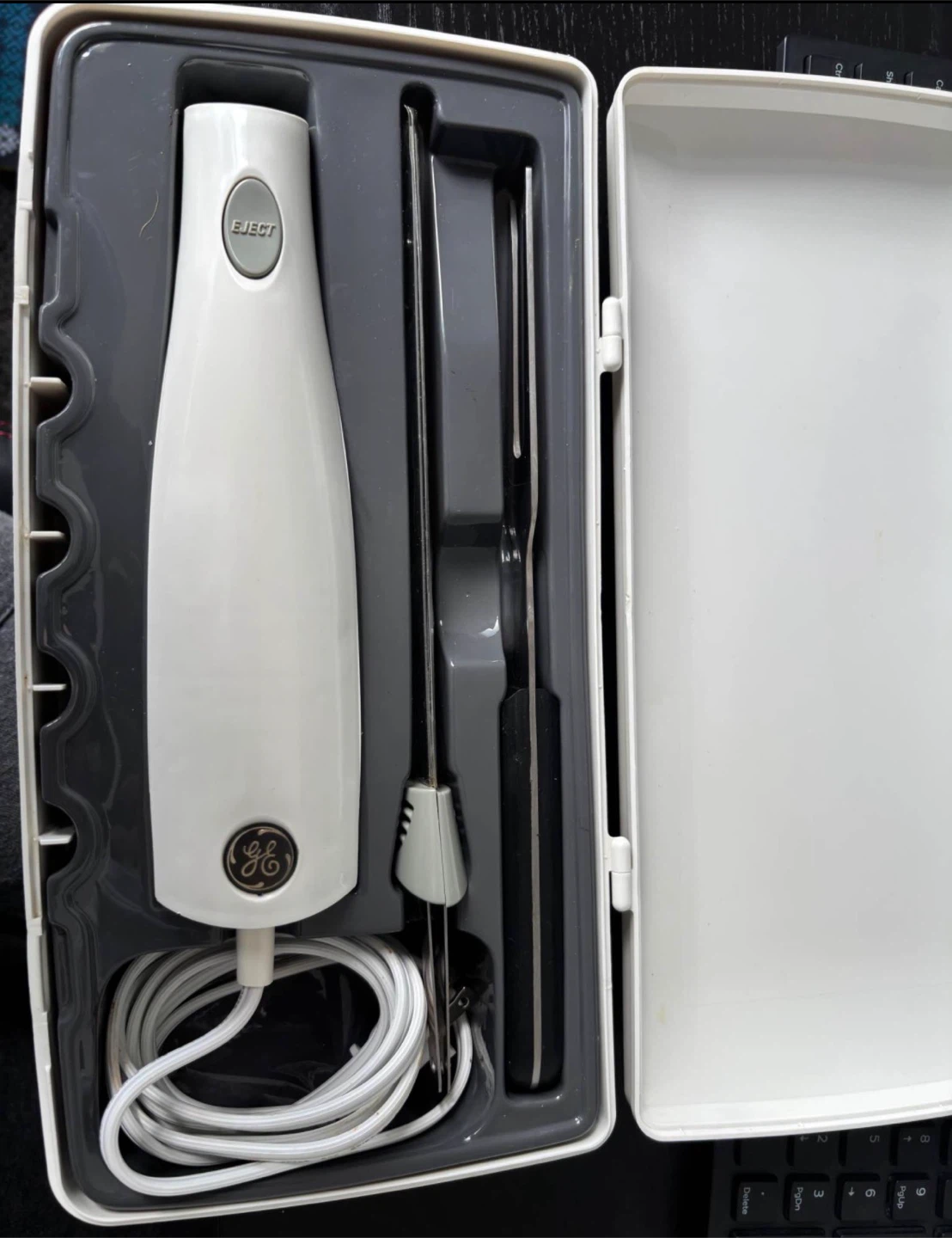 GE Electric Carving Knife with Case - photo 2