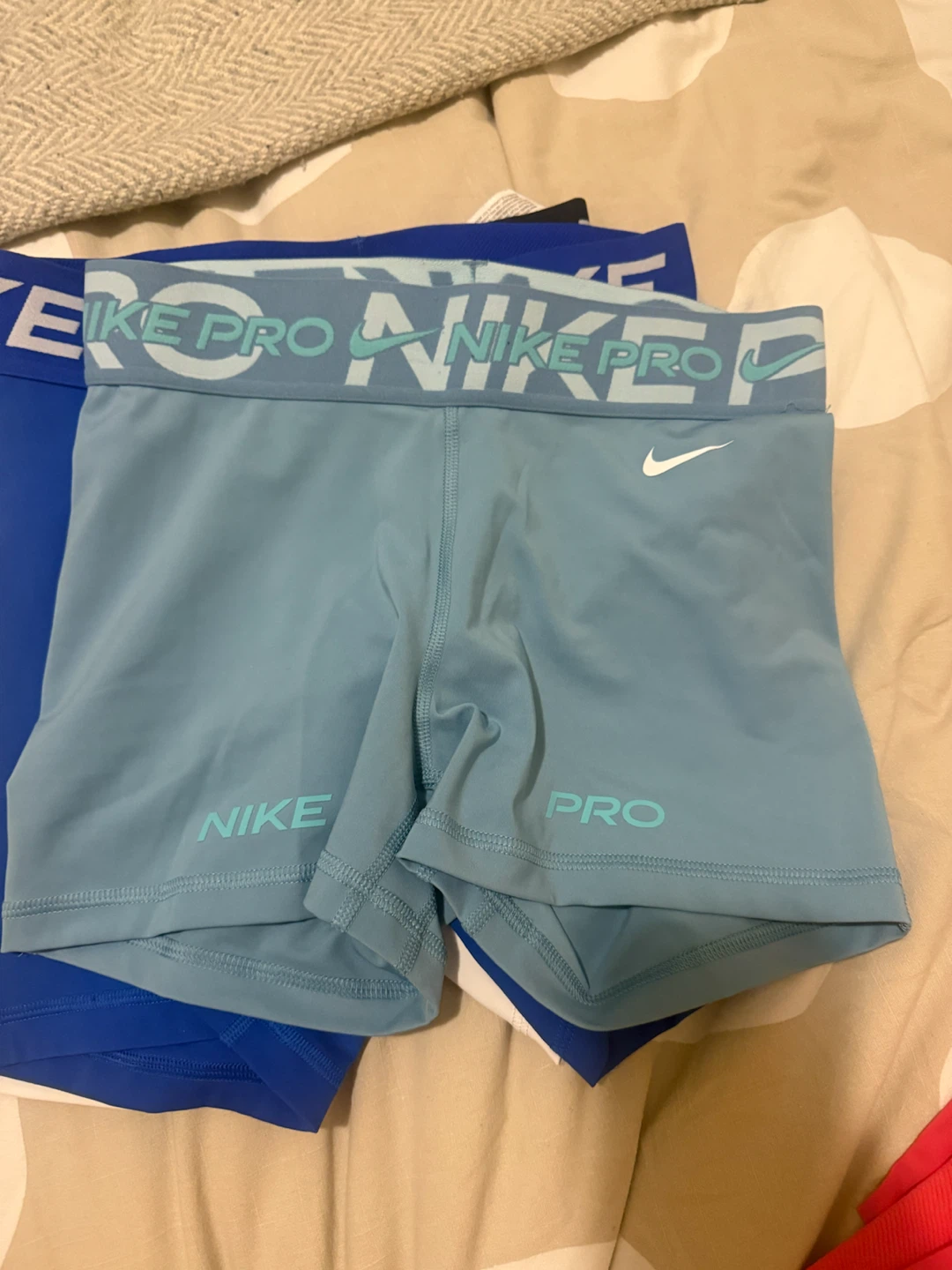 5 pairs of Nike Pro athletic shorts - photo 4
