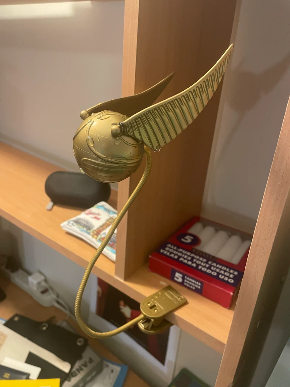 Harry Potter Golden Snitch clip-on reading light