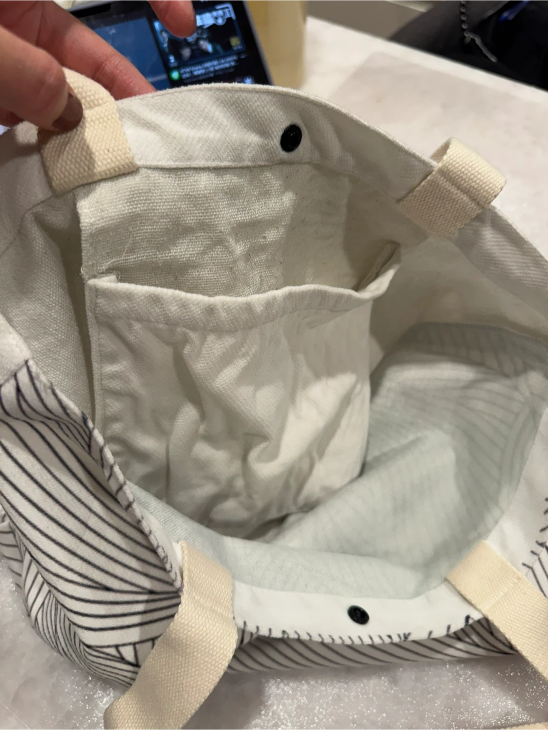 Canvas tote bag with black and white line pattern - photo 3