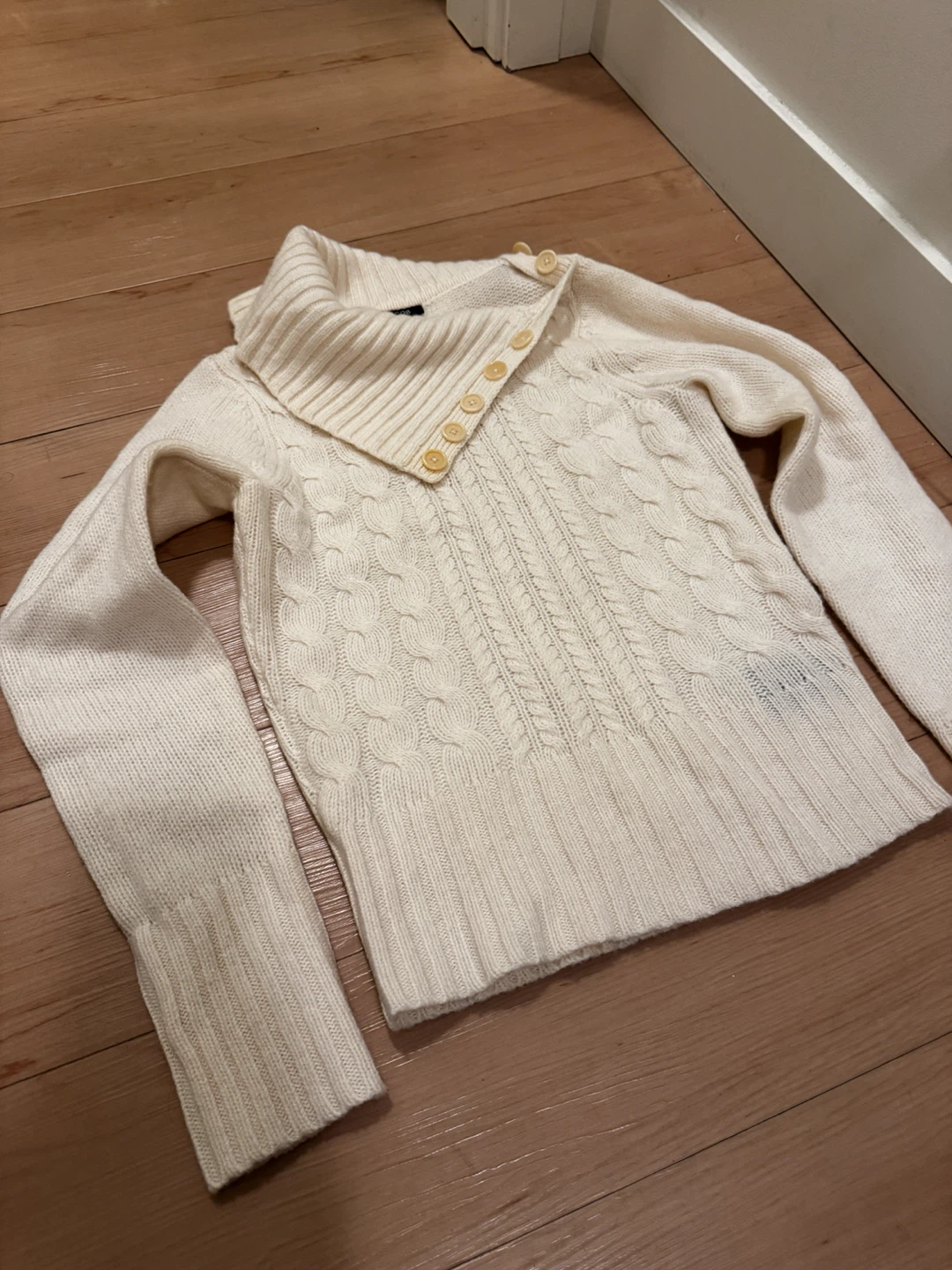 Cream 100% lamb wool Sweater