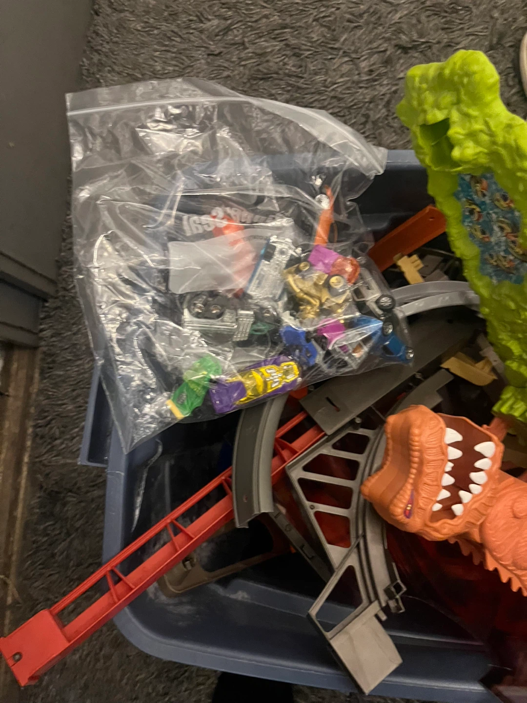 Hot Wheels Track and Playset Bin and hot wheels - photo 2