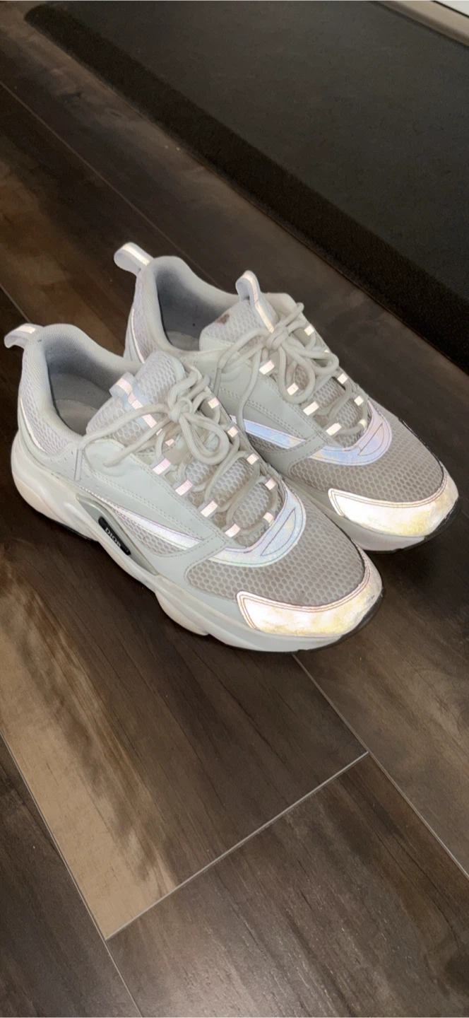Dior B22