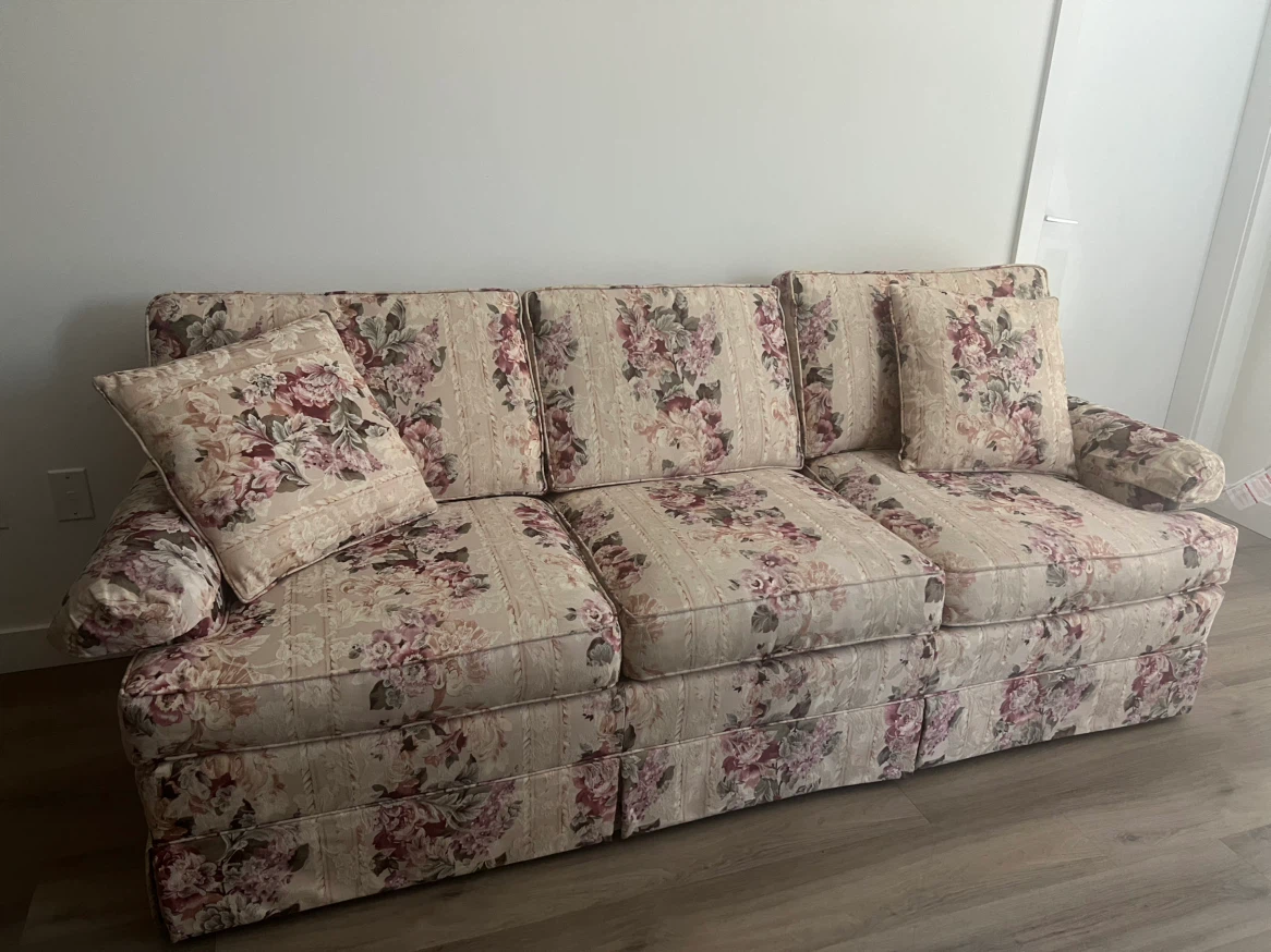 Floral pattern three-seater sofa - photo 2