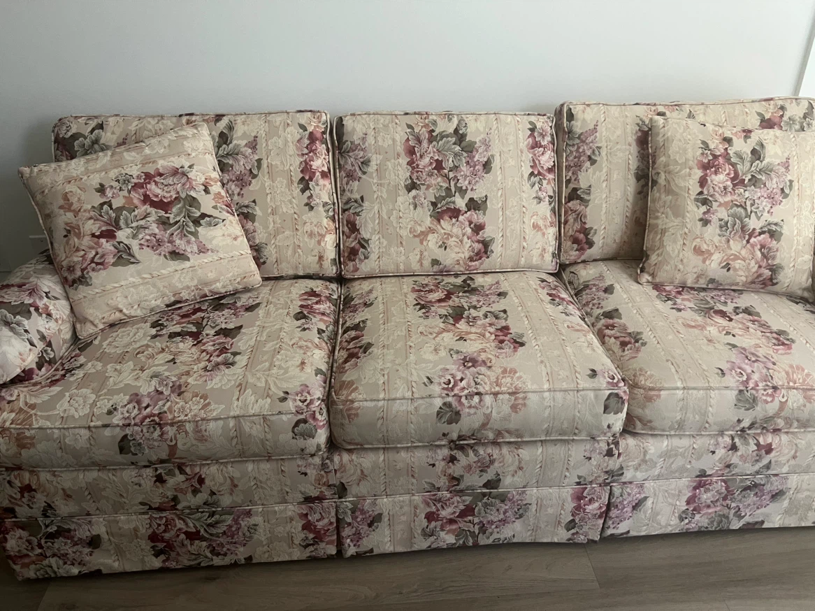 Floral pattern three-seater sofa - photo 4