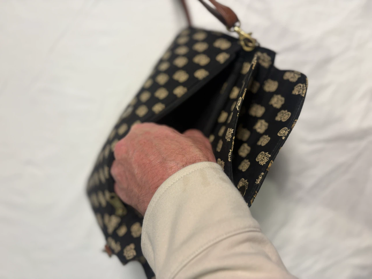 Black patterned crossbody bag - photo 3