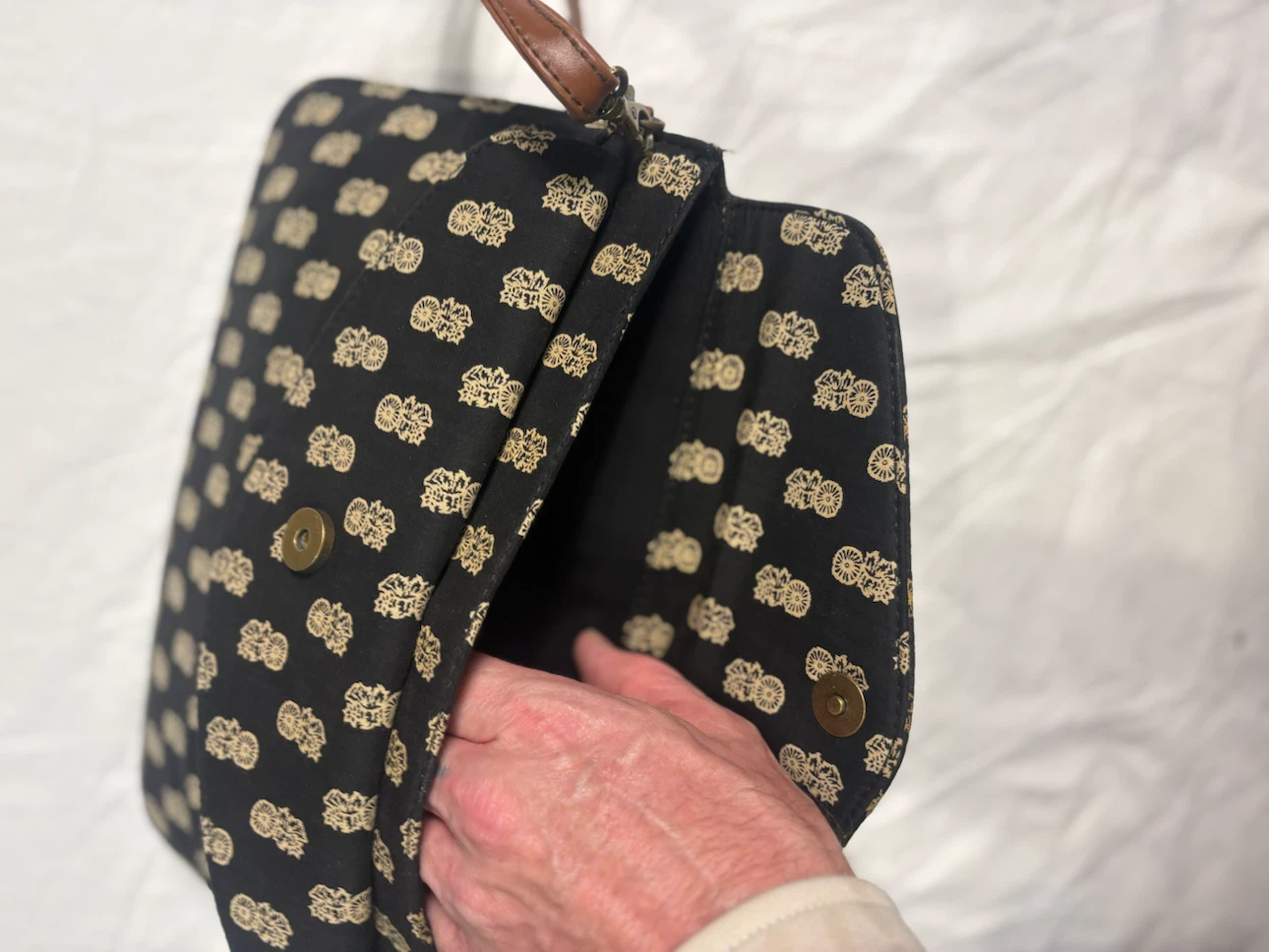 Black patterned crossbody bag - photo 4