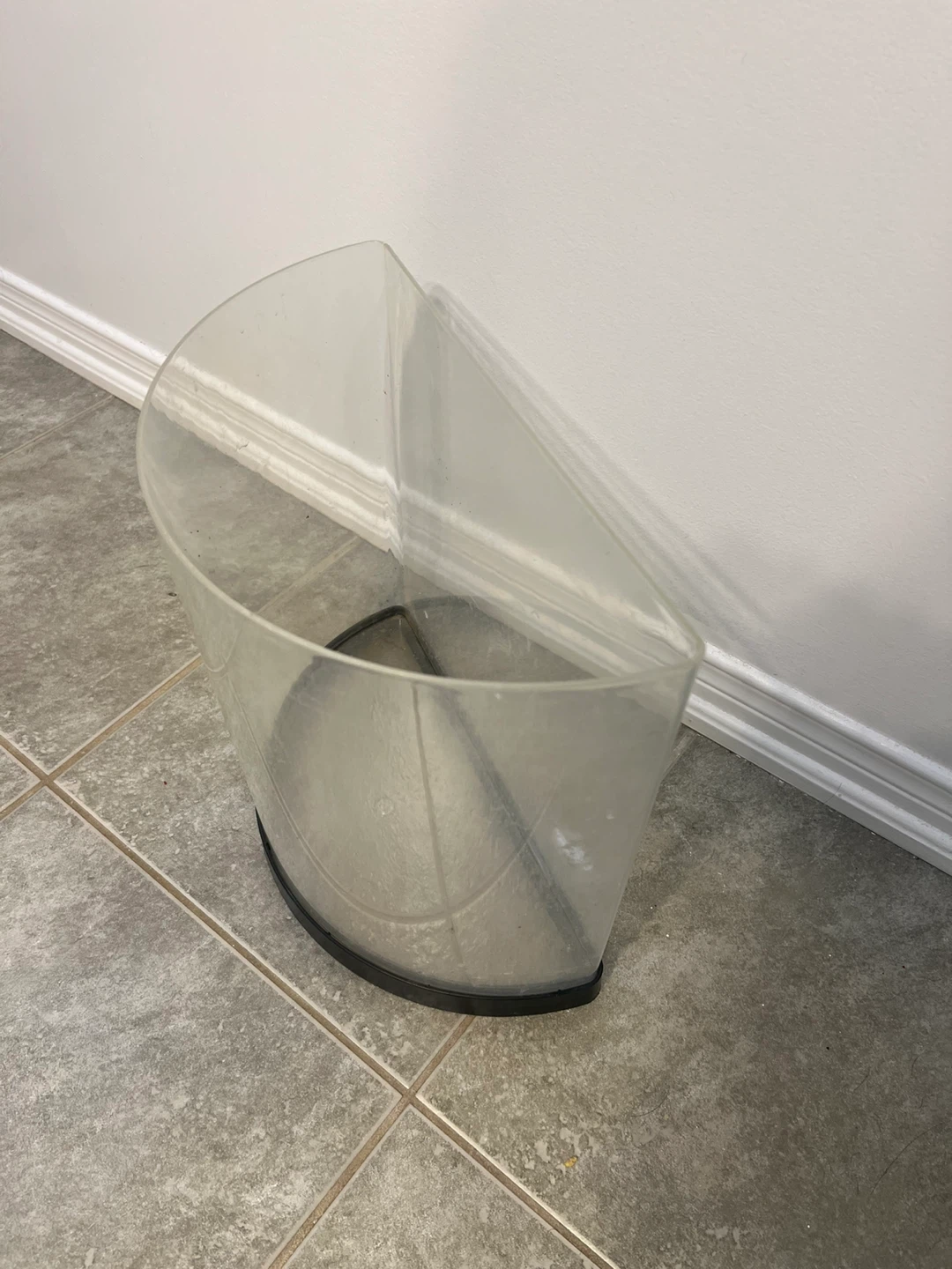 Half-Moon Acrylic Fish Tank - photo 3