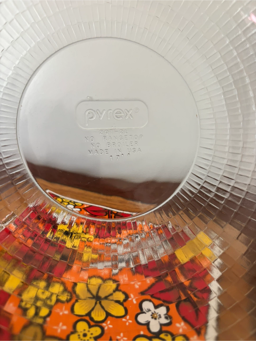 Pyrex 2QT Glass Casserole Dish with floral trivet - photo 4