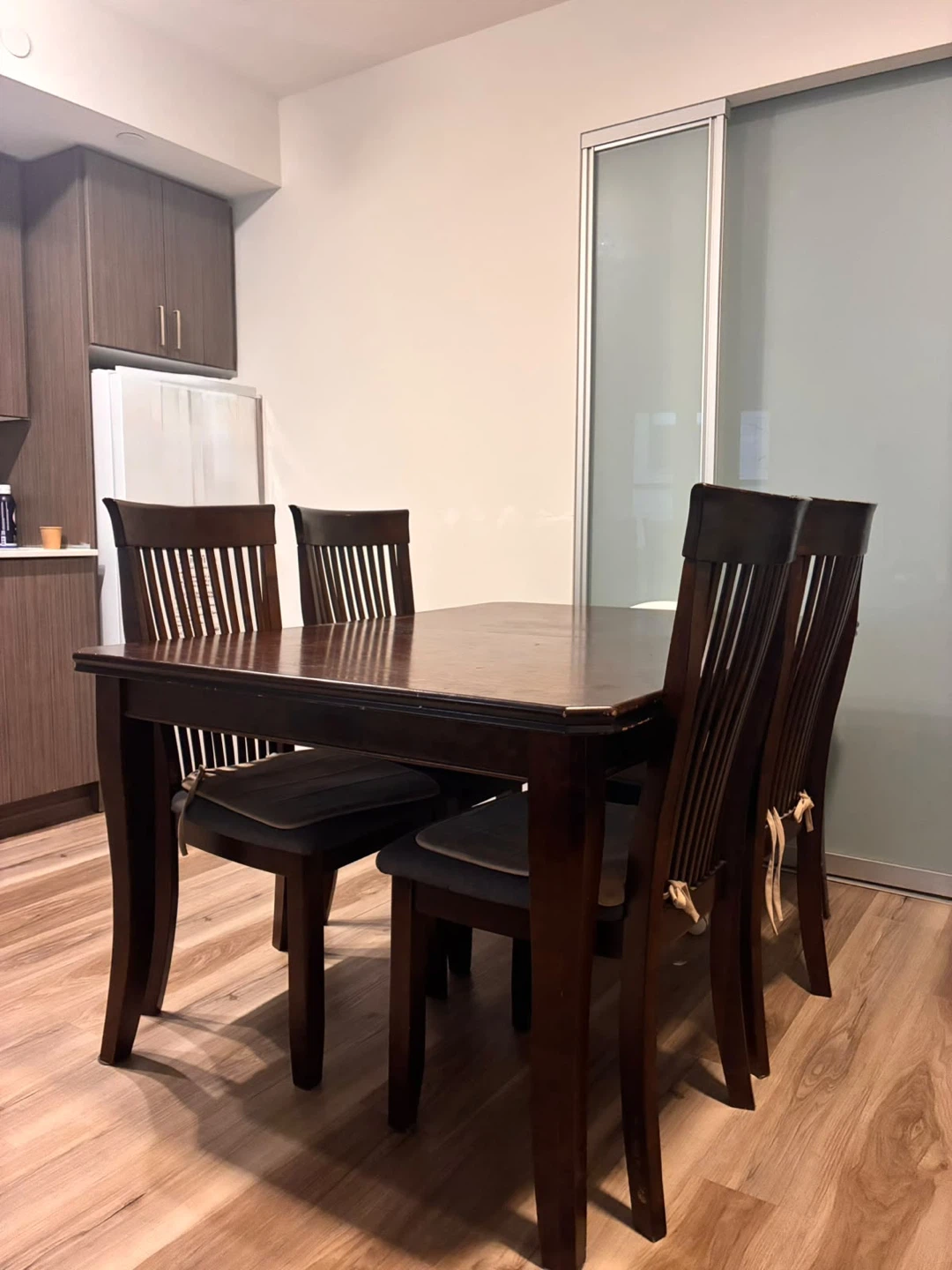 Dining Table with 4 chairs - photo 2