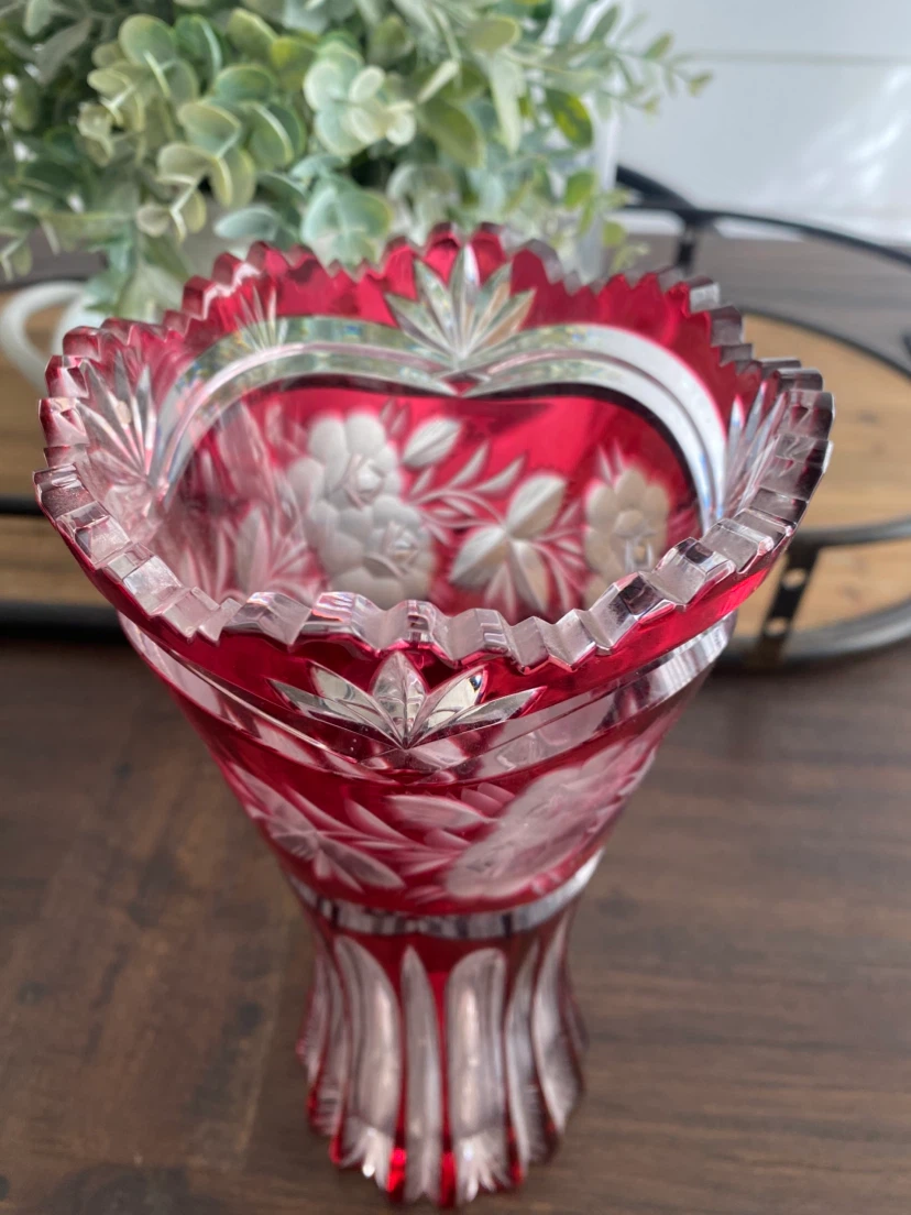 Vintage Red Cut-to-Clear Crystal Vase - photo 2