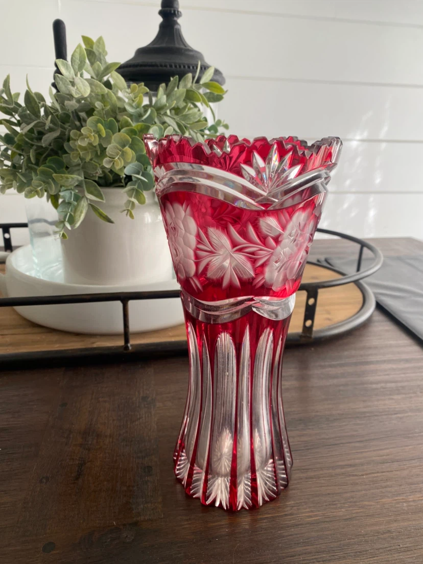 Vintage Red Cut-to-Clear Crystal Vase - photo 3