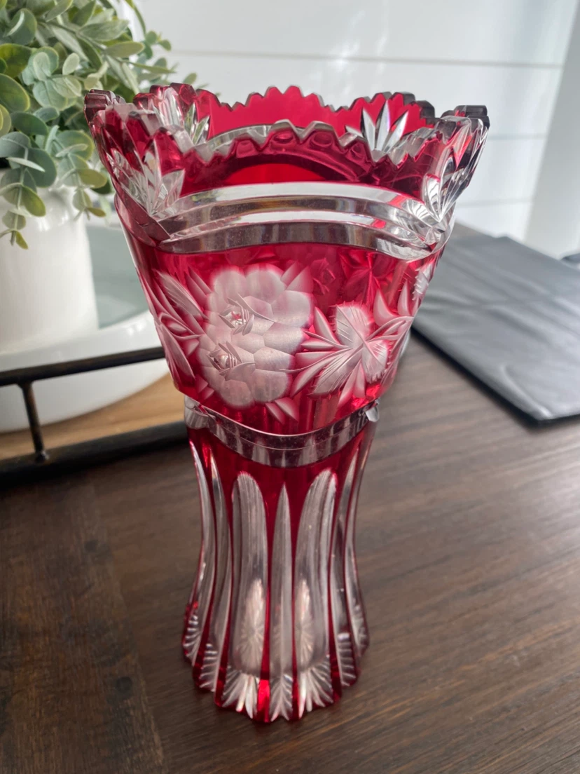 Vintage Red Cut-to-Clear Crystal Vase - photo 4