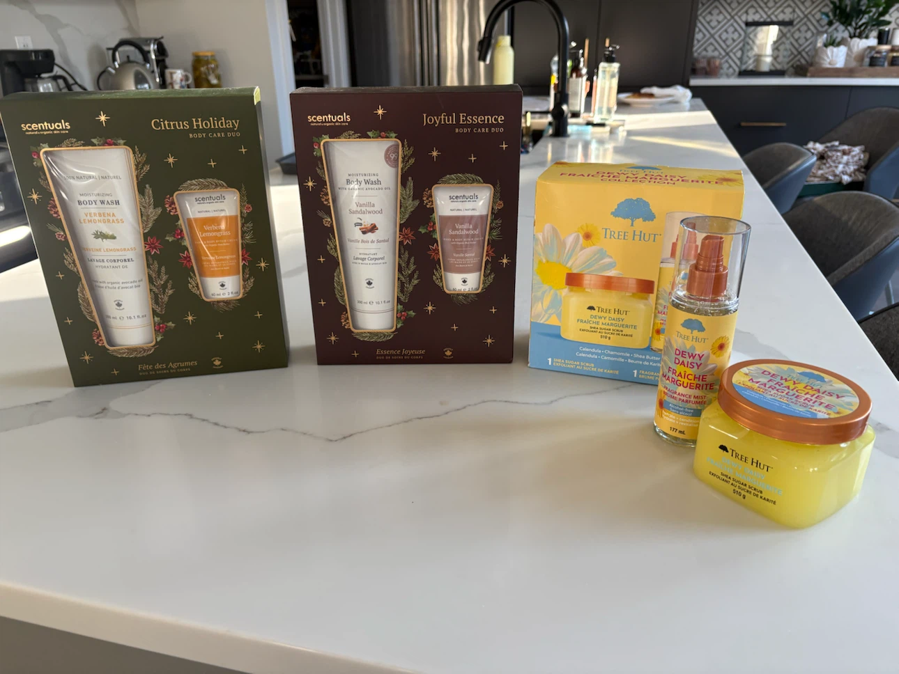 Scentuals and Tree Hut body care set - photo 5