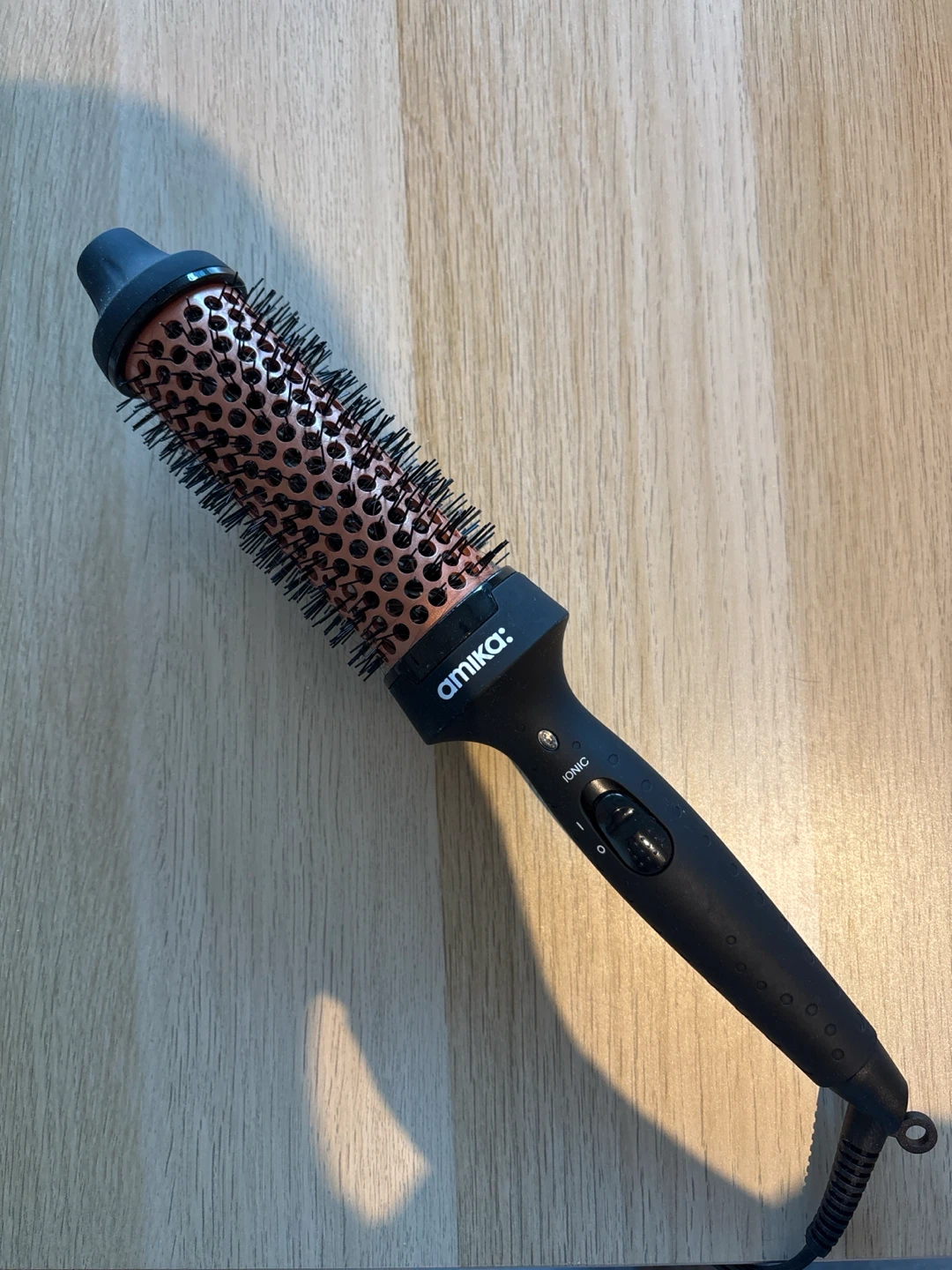 Amika Ionic Blowout Heated Round Brush