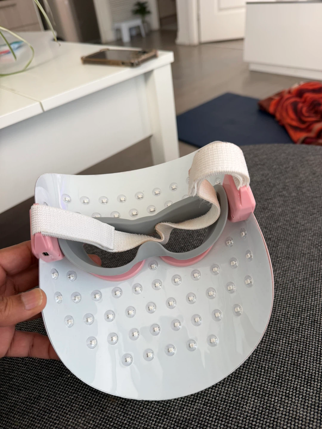 LUX SKIN LED Light Therapy Mask - photo 2