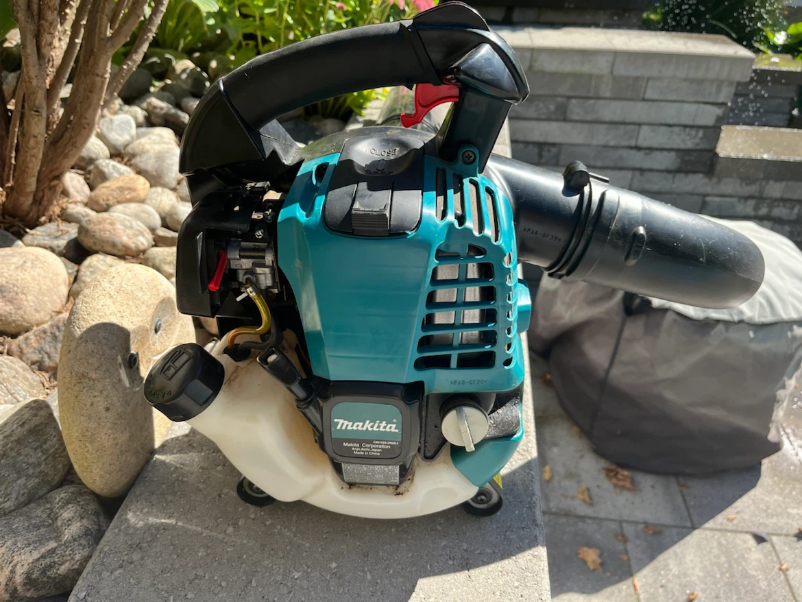 Makita 4 Stroke Hand Held Gas Powered Leaf Blower / Vacuum - photo 3