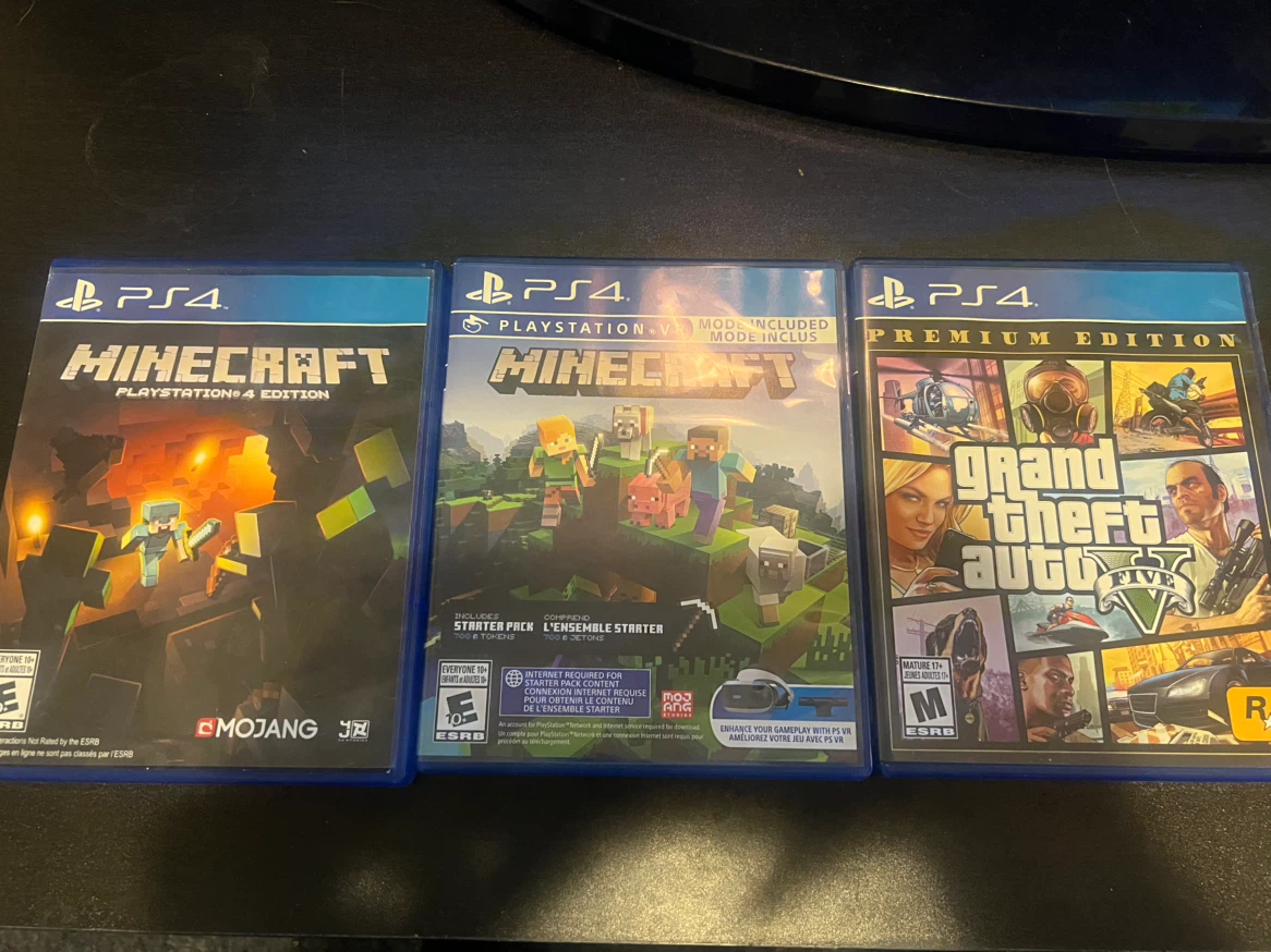 PS4 Games Bundle - Minecraft & GTA V