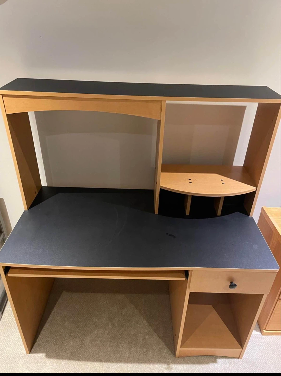 Computer desk with hutch - photo 2