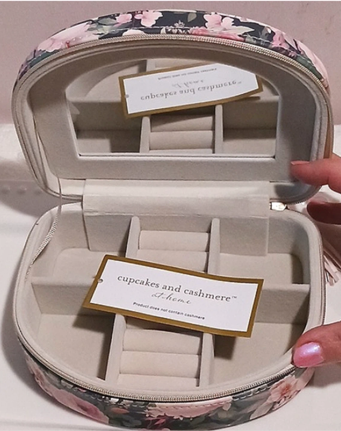 Cupcakes & Cashmere Floral Jewelry Case