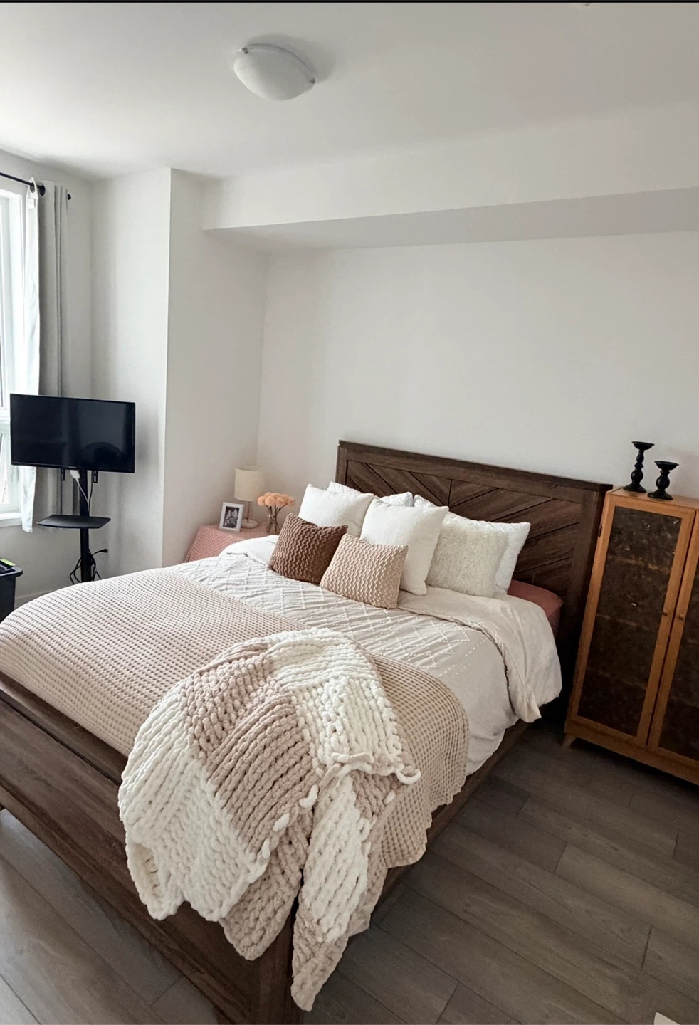 Queen size chevron wood bed frame & boxspring