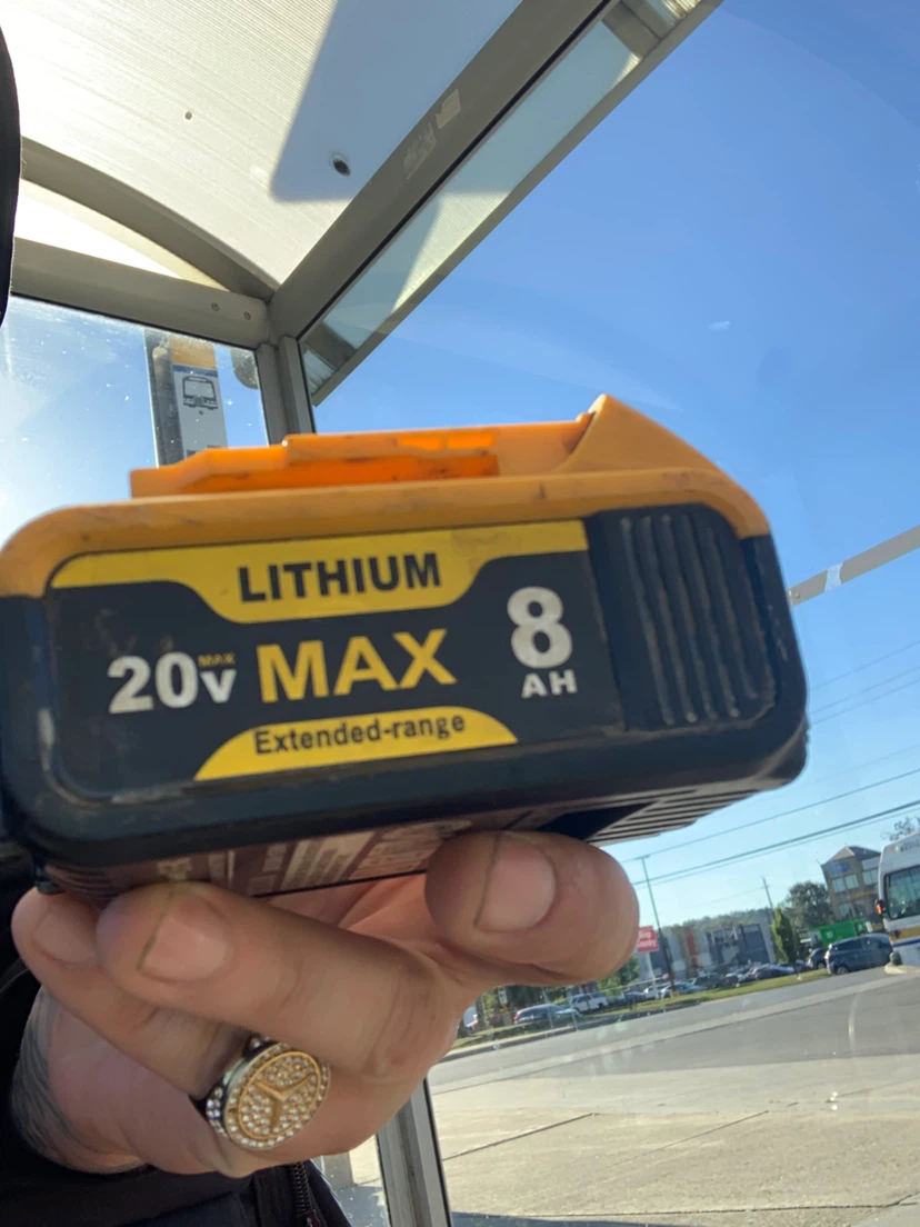 DEWALT 20V MAX 8Ah Lithium Ion Battery