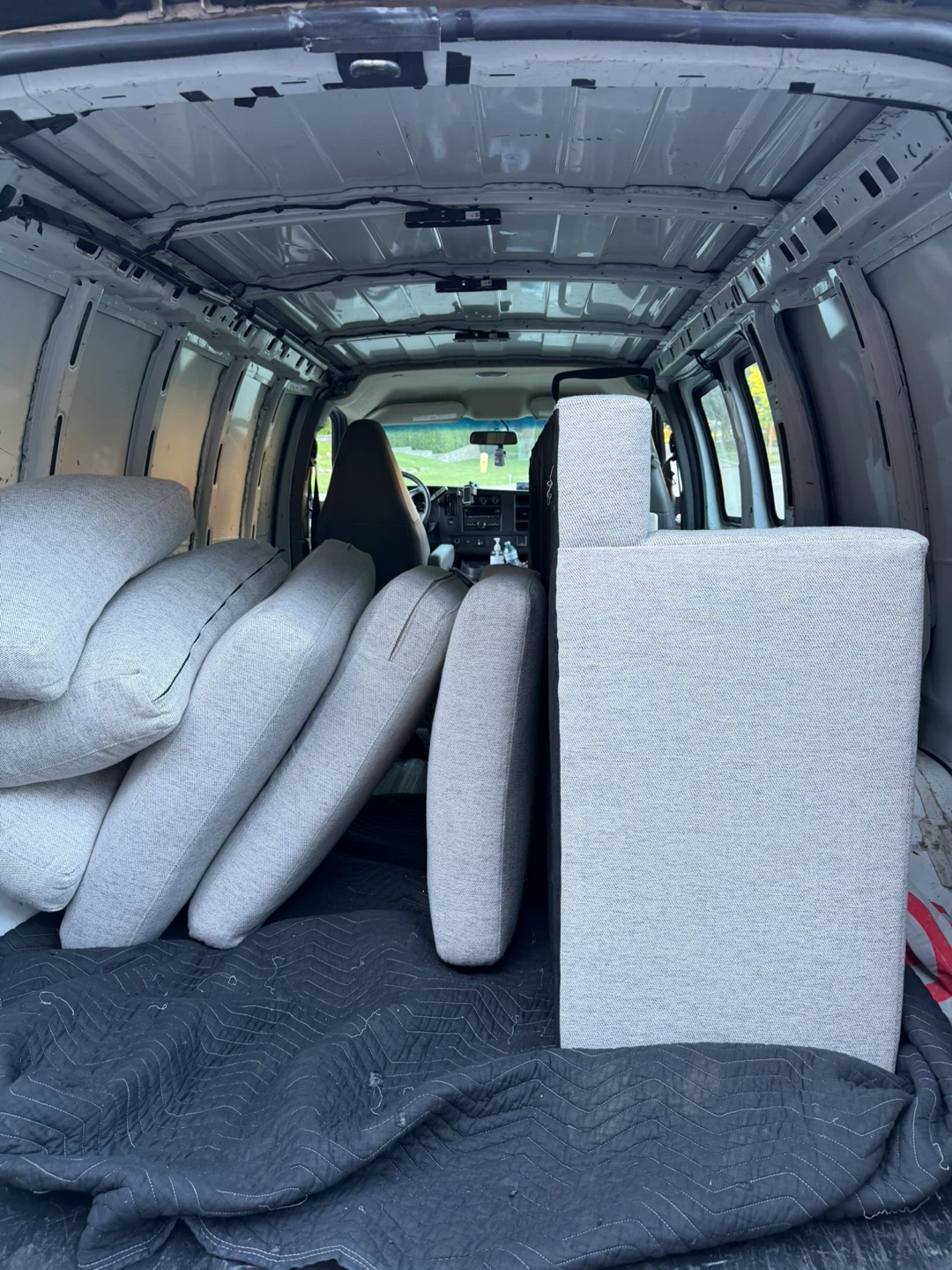 Moving & delivery