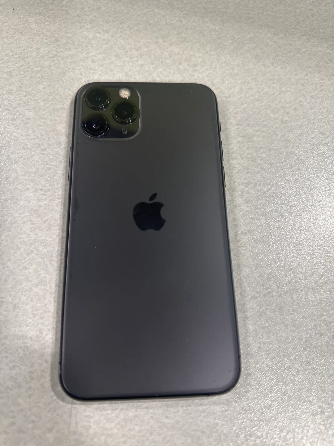 Apple iPhone 11 Pro - photo 3