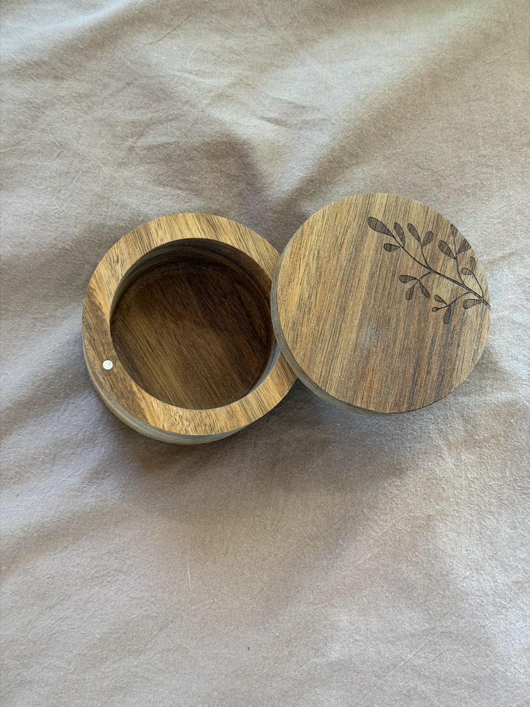 Small Wooden Box with Leaf Design - photo 2