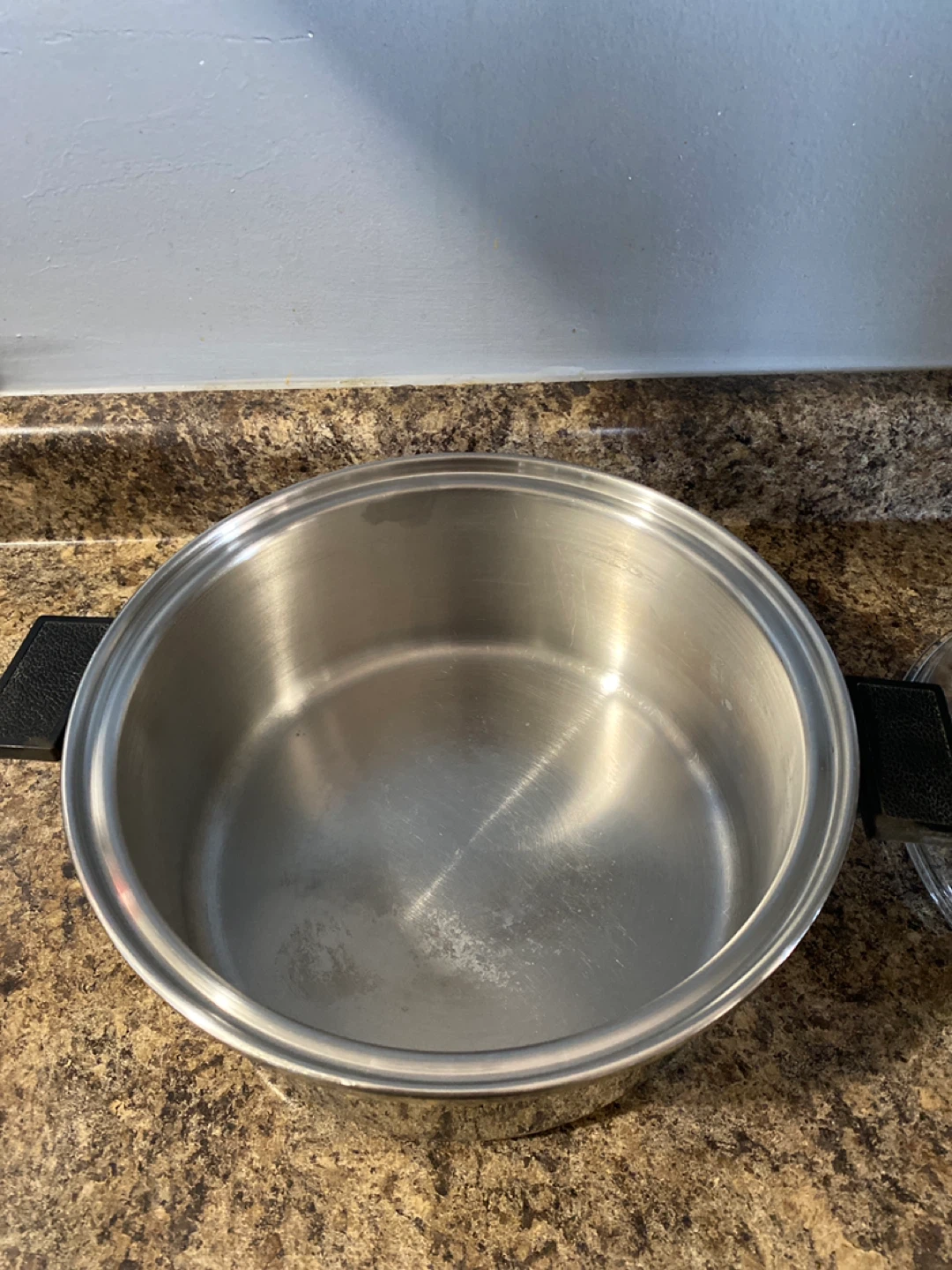Stainless steel pot with lid - photo 2