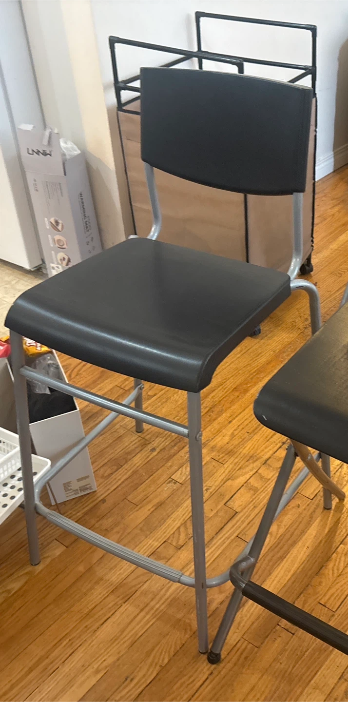 Free bar stool (2 of them)