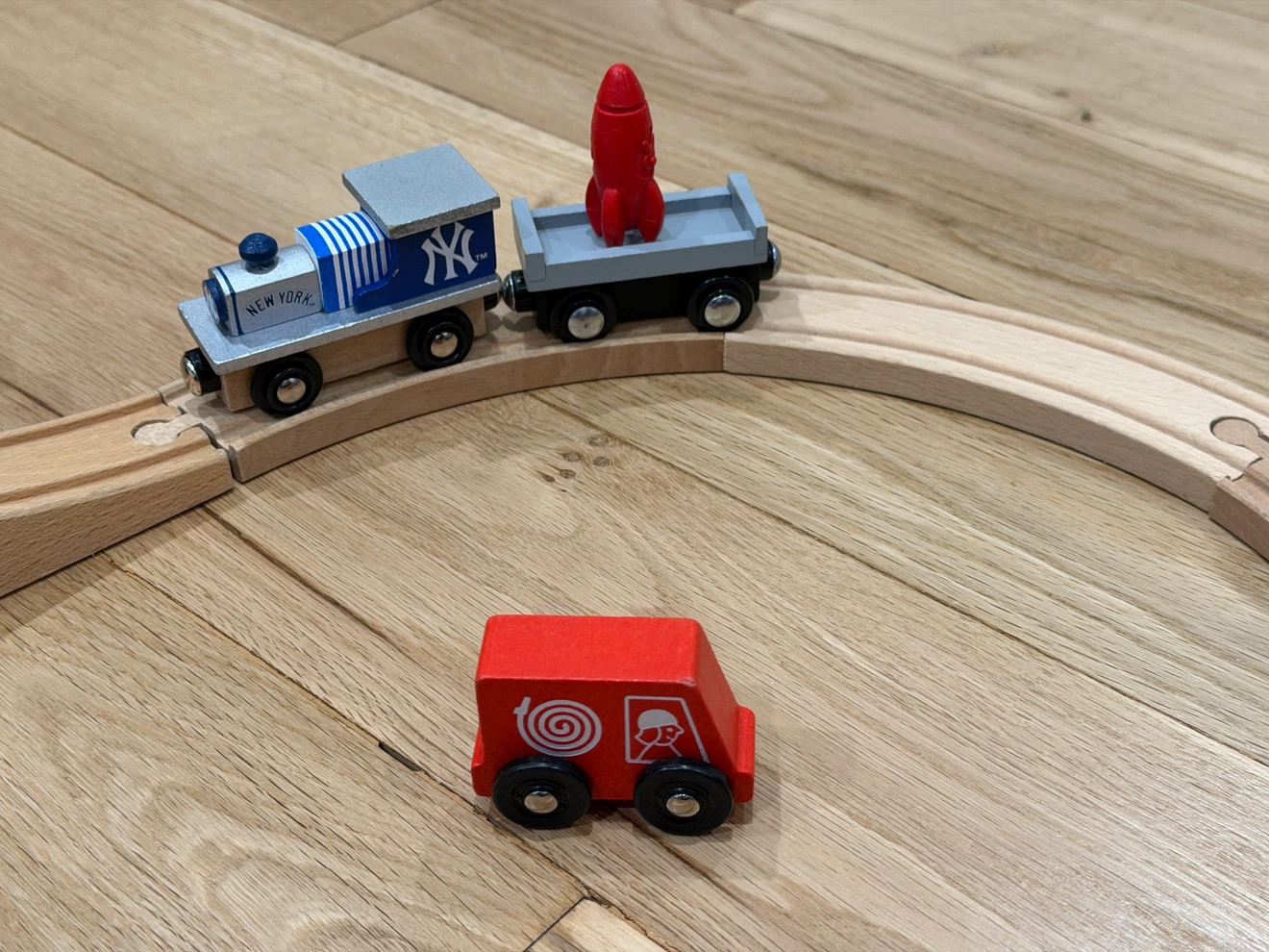 Wooden Train Set Works with Thomas & friends with Various tracks - photo 4