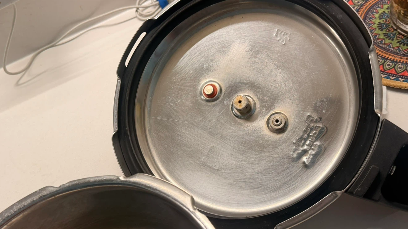 Prestige Deluxe Alpha Pressure Cooker 3 ltr - photo 2