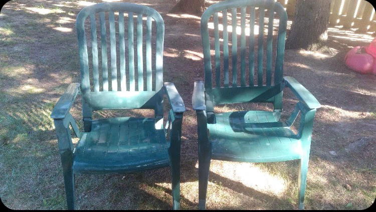 2 Green Plastic Patio Chairs