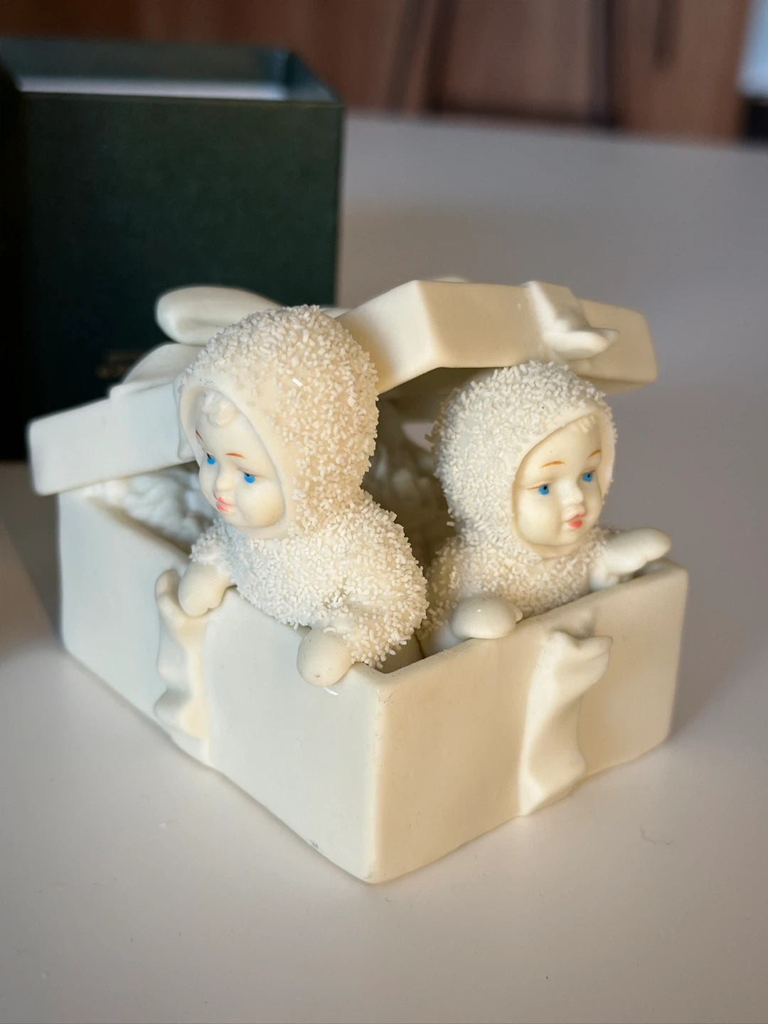 Department 56 Snowbabies “Winter Surprise!” – Retired 1992 - photo 2