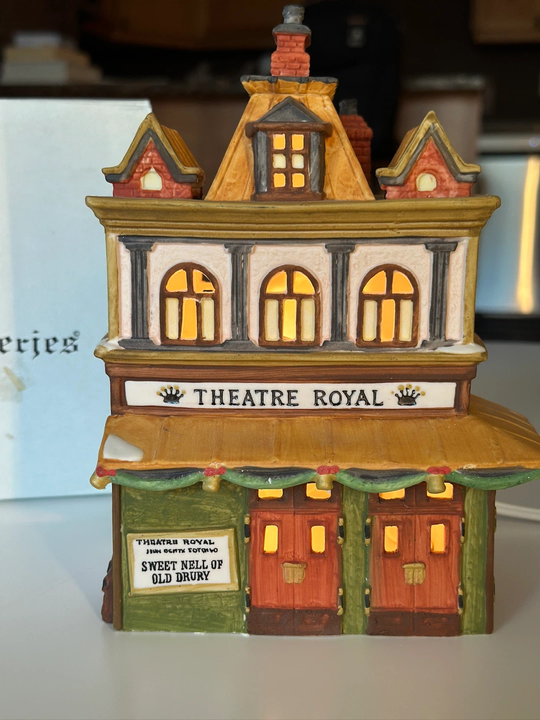 Department 56 Dickens’ Village Theatre Royal – Retired Piece - photo 2