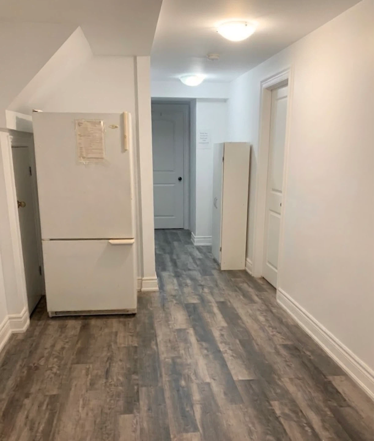 Room for rent Available Oct 1st - photo 5