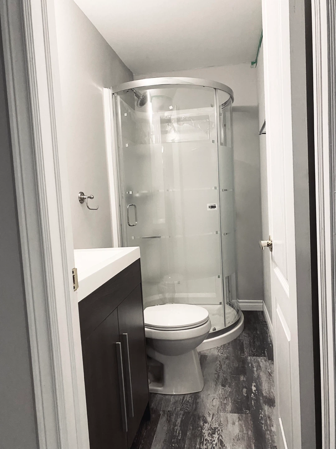 Room for rent Available Oct 1st - photo 3