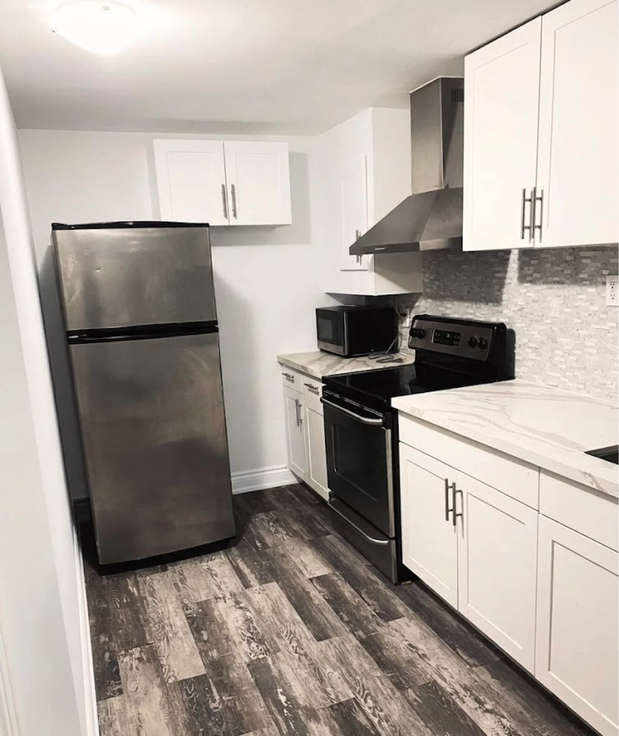 Room for rent Available Oct 1st - photo 4